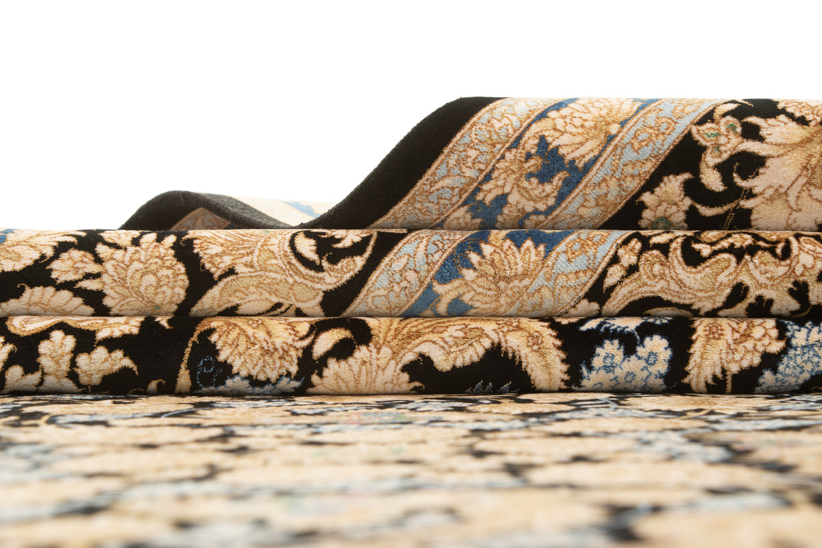 Rechteck Teppich Ghom Design in Schwarz von Hadorn™ - Lifestyle Image
