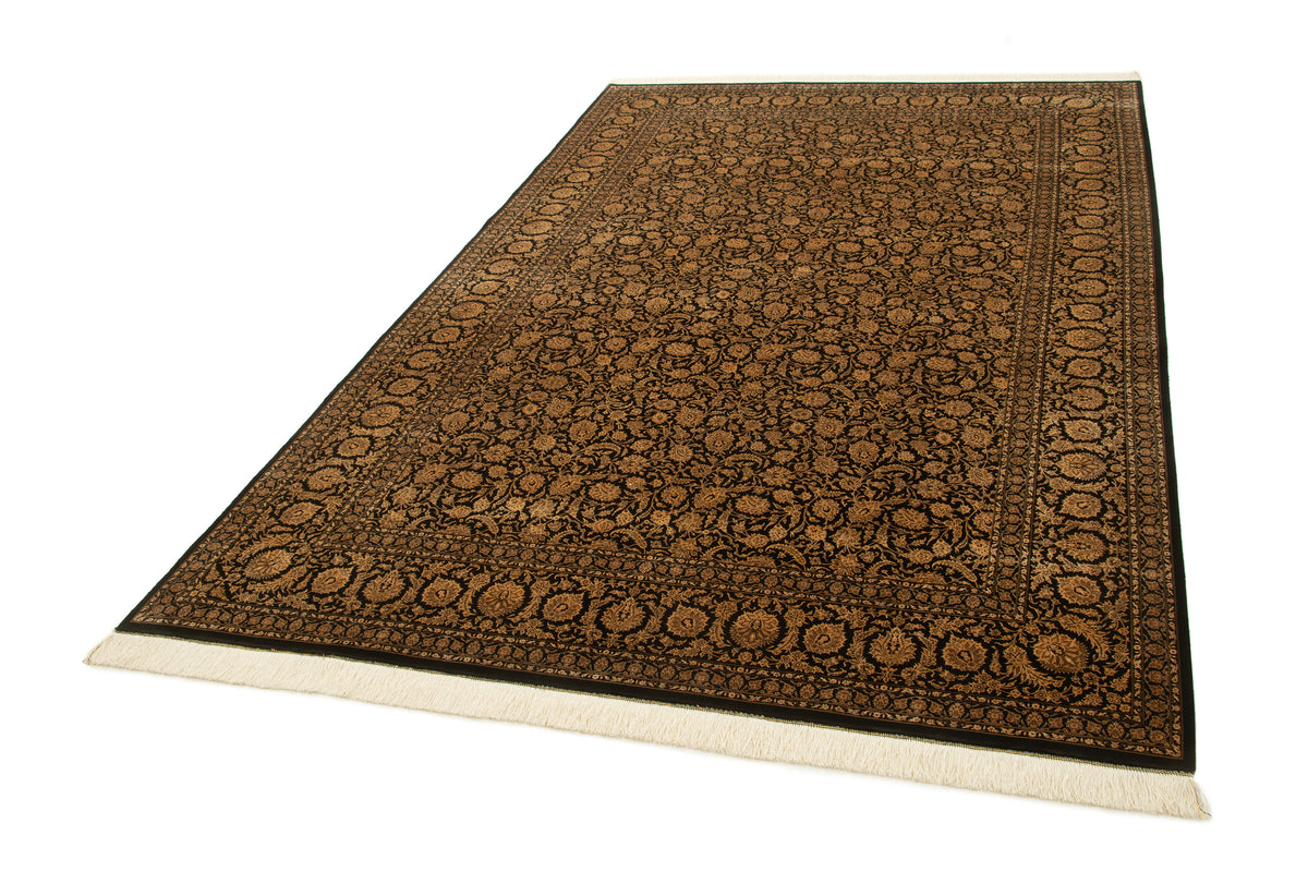 Rechteck Teppich Ghom Design in Schwarz von Hadorn™ - Lifestyle Image
