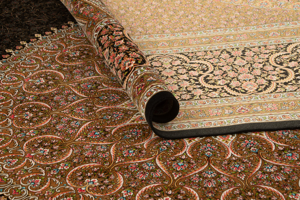 Rechteck Teppich Ghom Design in Schwarz von Hadorn™ - Lifestyle Image