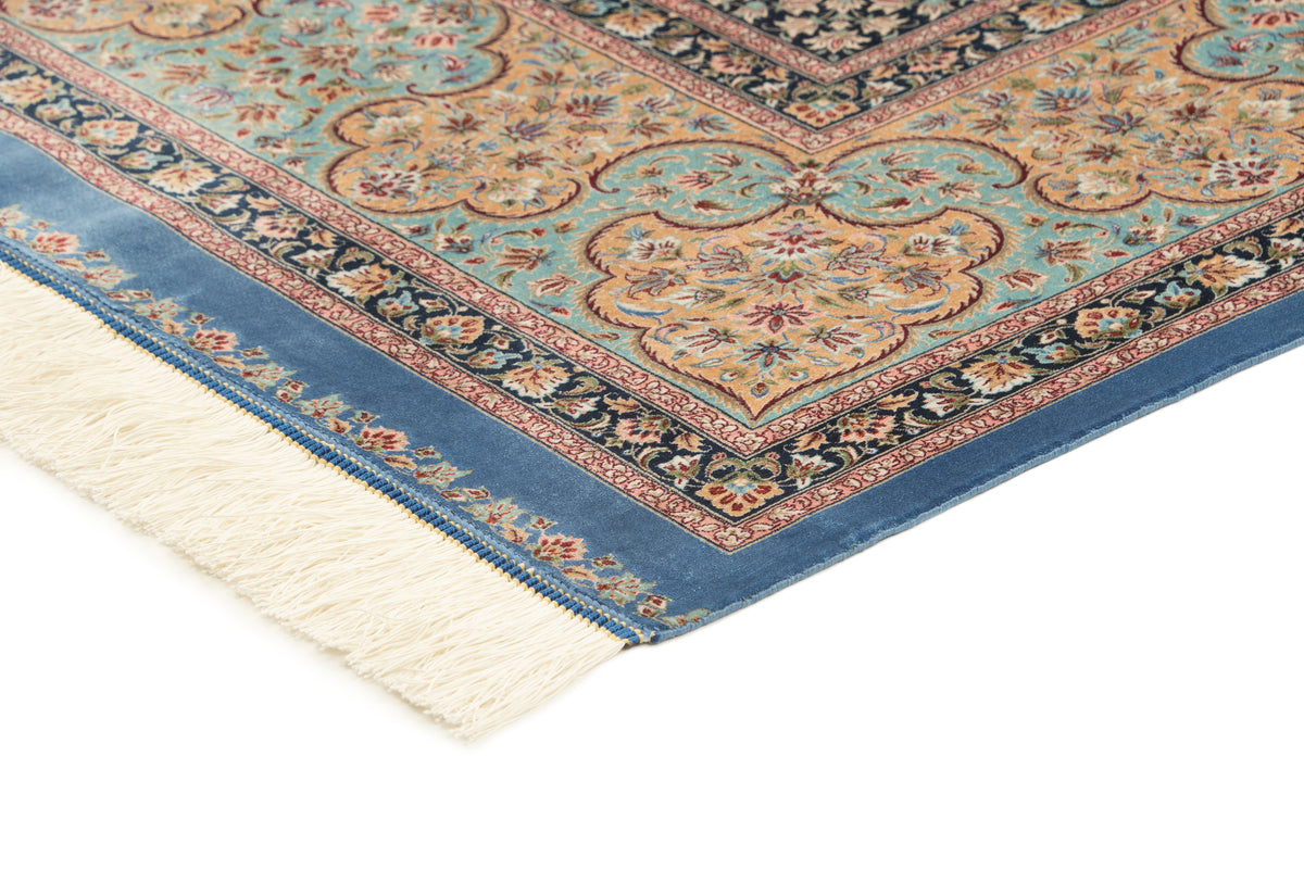 Rechteck Teppich Ghom Design in Blau von Hadorn™ - Lifestyle Image