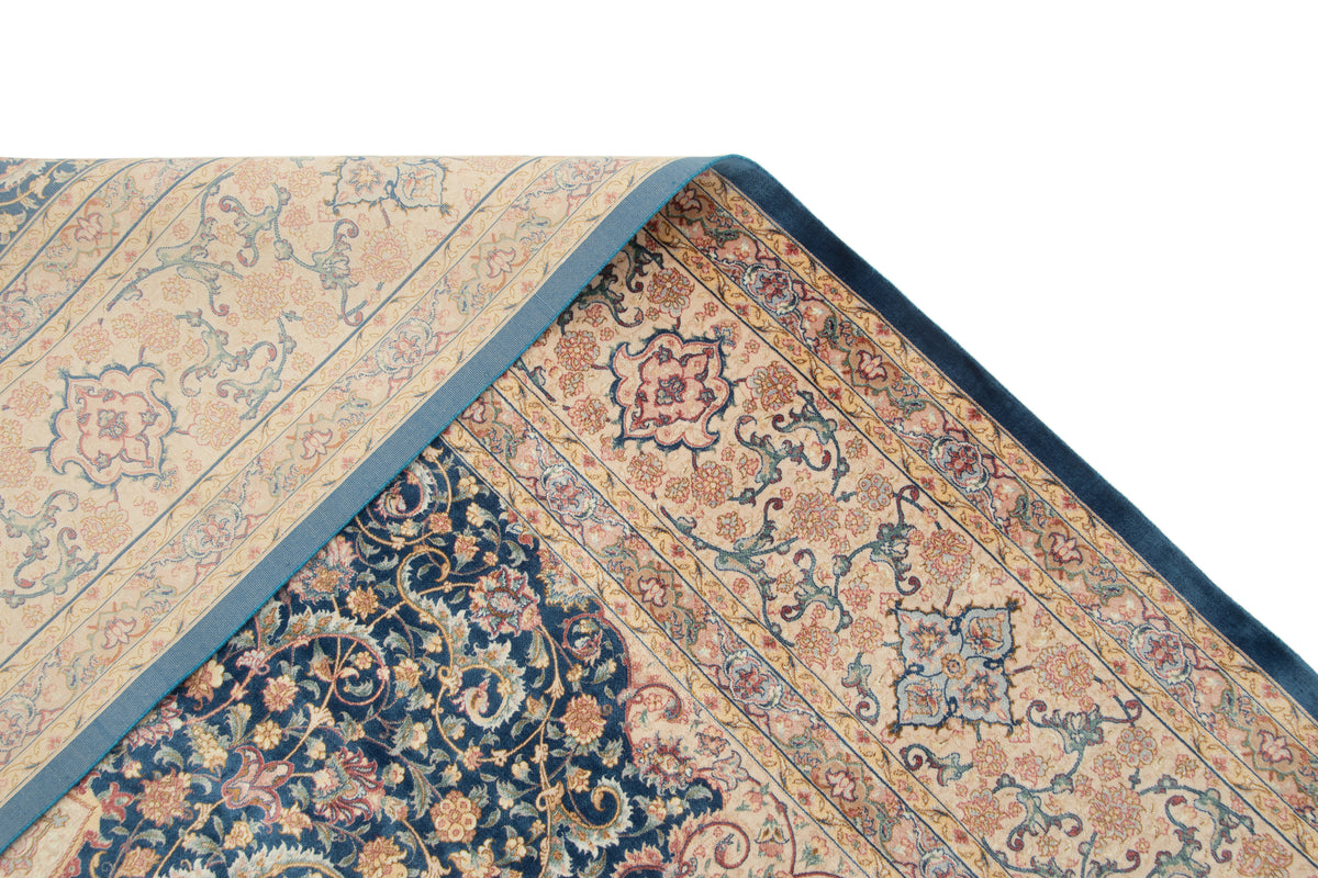 Rechteck Teppich Ghom Design in Blau von Hadorn™ - Lifestyle Image