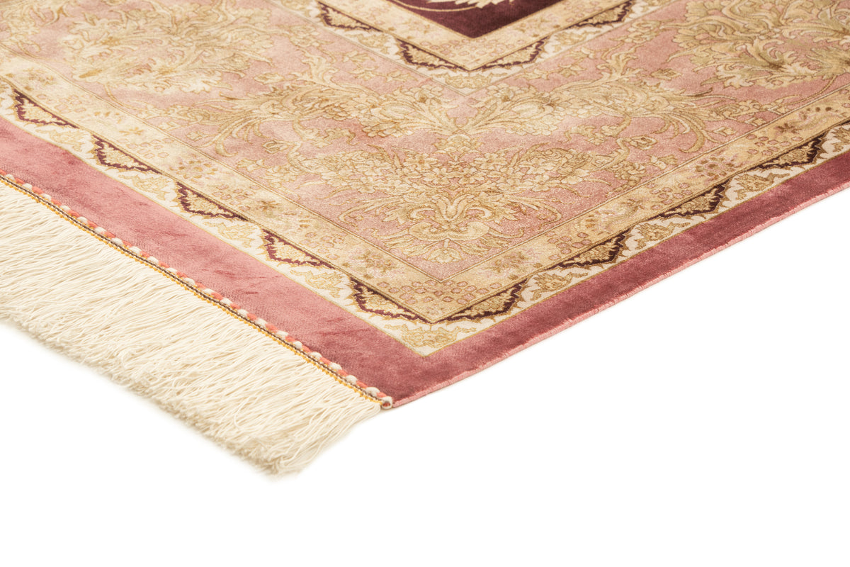 Rechteck Teppich Ghom Design in Lila von Hadorn™ - Lifestyle Image
