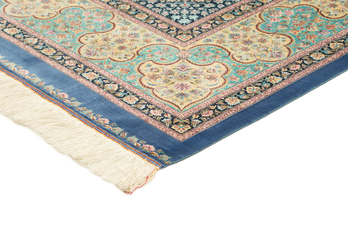 Rechteck Teppich Ghom Design in Blau von Hadorn™ - Lifestyle Image