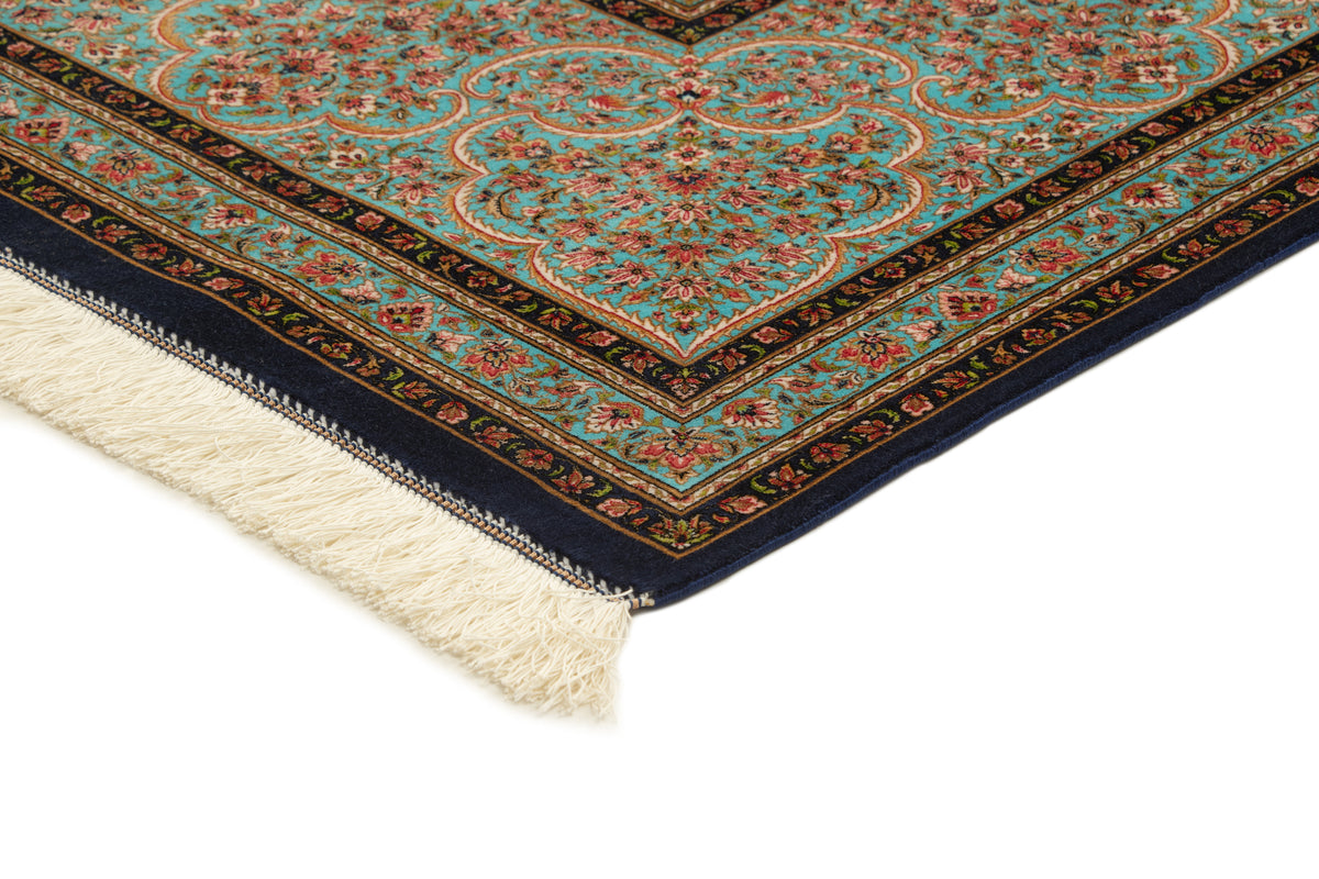 Rechteck Teppich Ghom Design in Dunkelblau von Hadorn™ - Lifestyle Image
