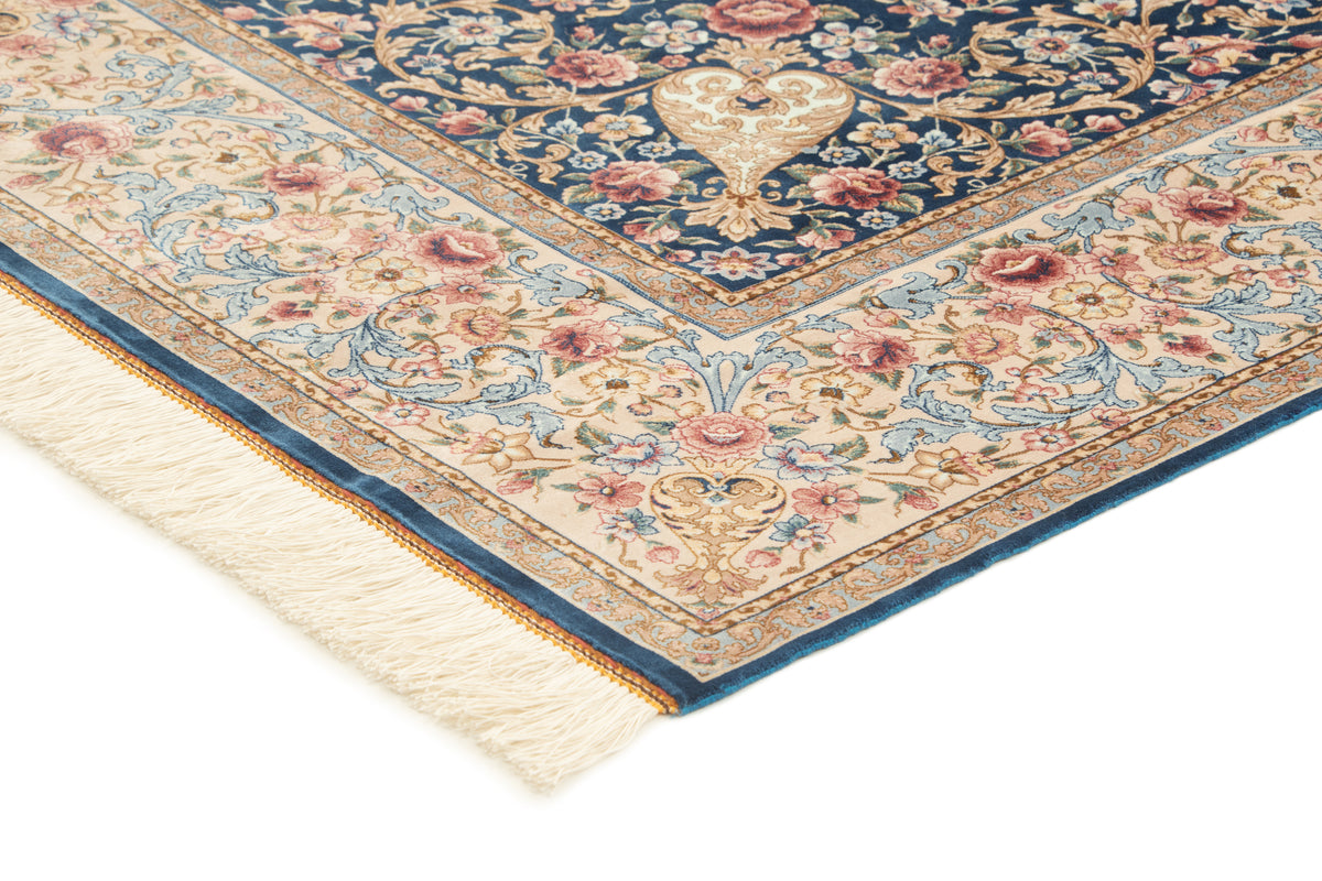 Rechteck Teppich Ghom Design in Blau von Hadorn™ - Lifestyle Image