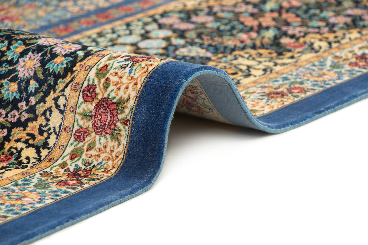 Rechteck Teppich Ghom Design in Blau von Hadorn™ - Lifestyle Image
