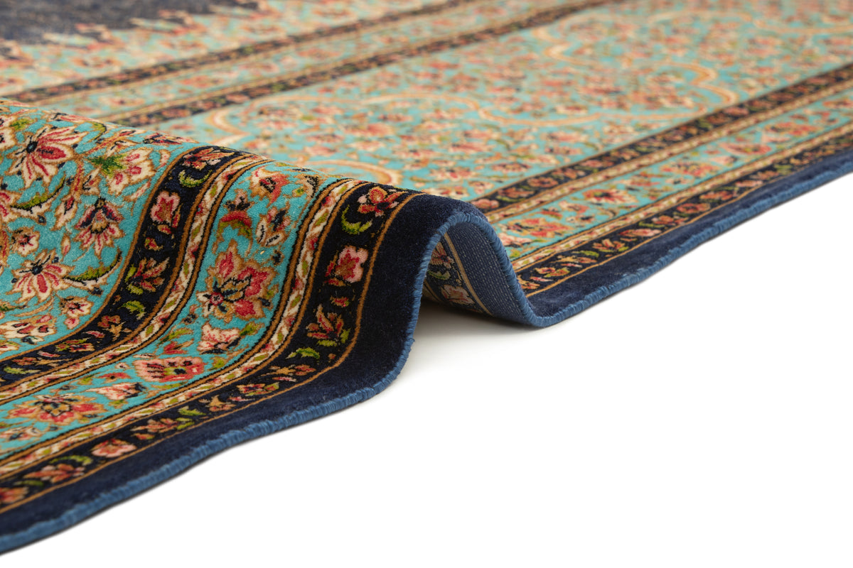 Rechteck Teppich Ghom Design in Dunkelblau von Hadorn™ - Lifestyle Image