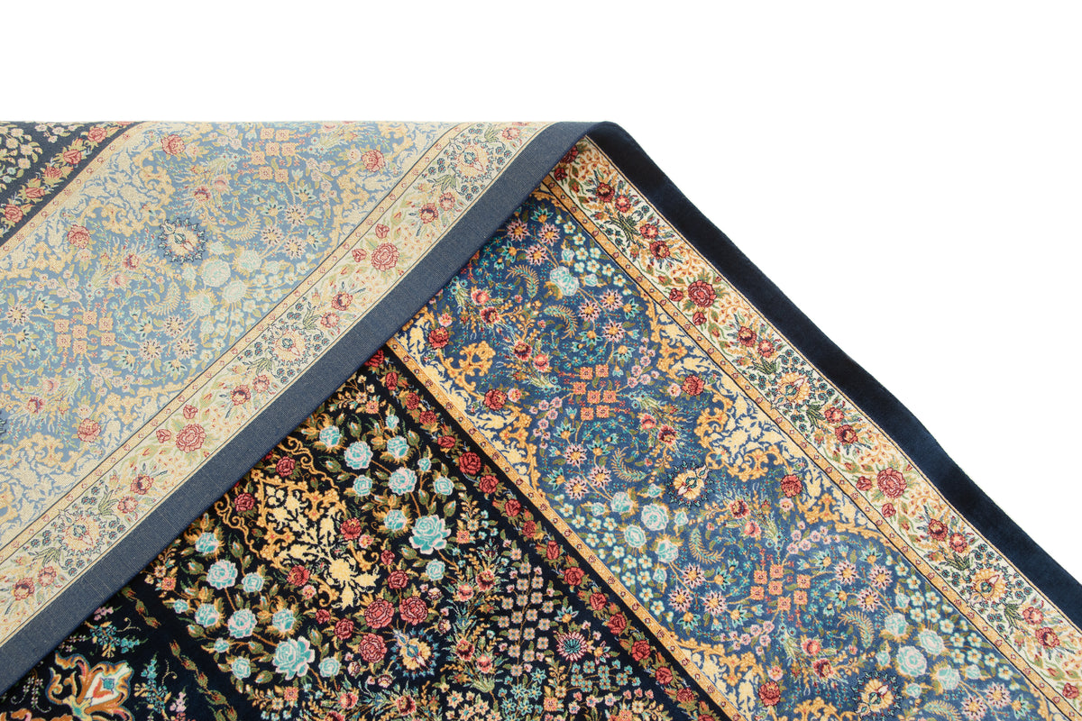 Rechteck Teppich Ghom Design in Dunkelblau von Hadorn™ - Lifestyle Image