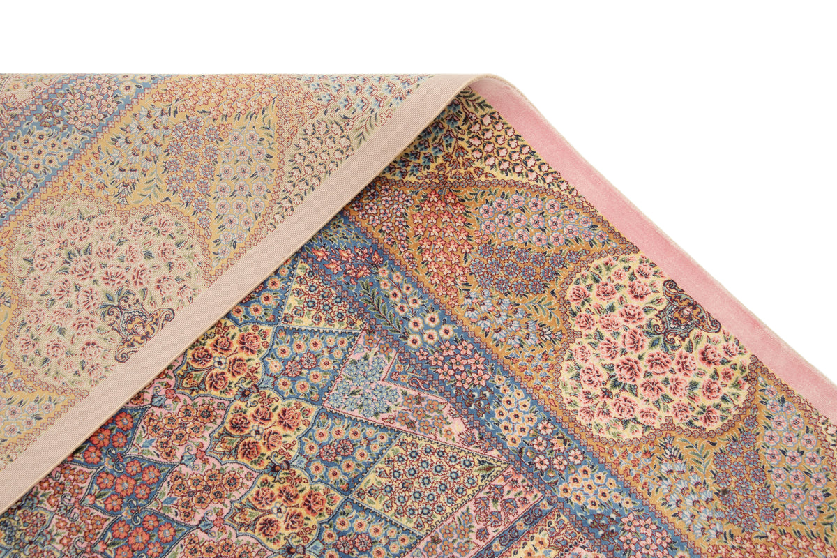 Rechteck Teppich Ghom Design in Rosa  von Hadorn™ - Lifestyle Image