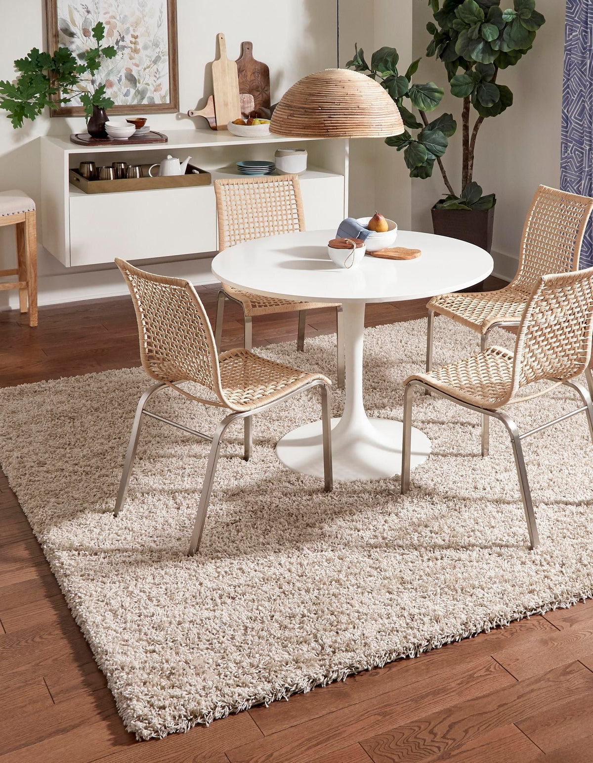 Quadratisch Hochflorteppich Solid Shag in Taupe von Hadorn™ - Lifestyle Image