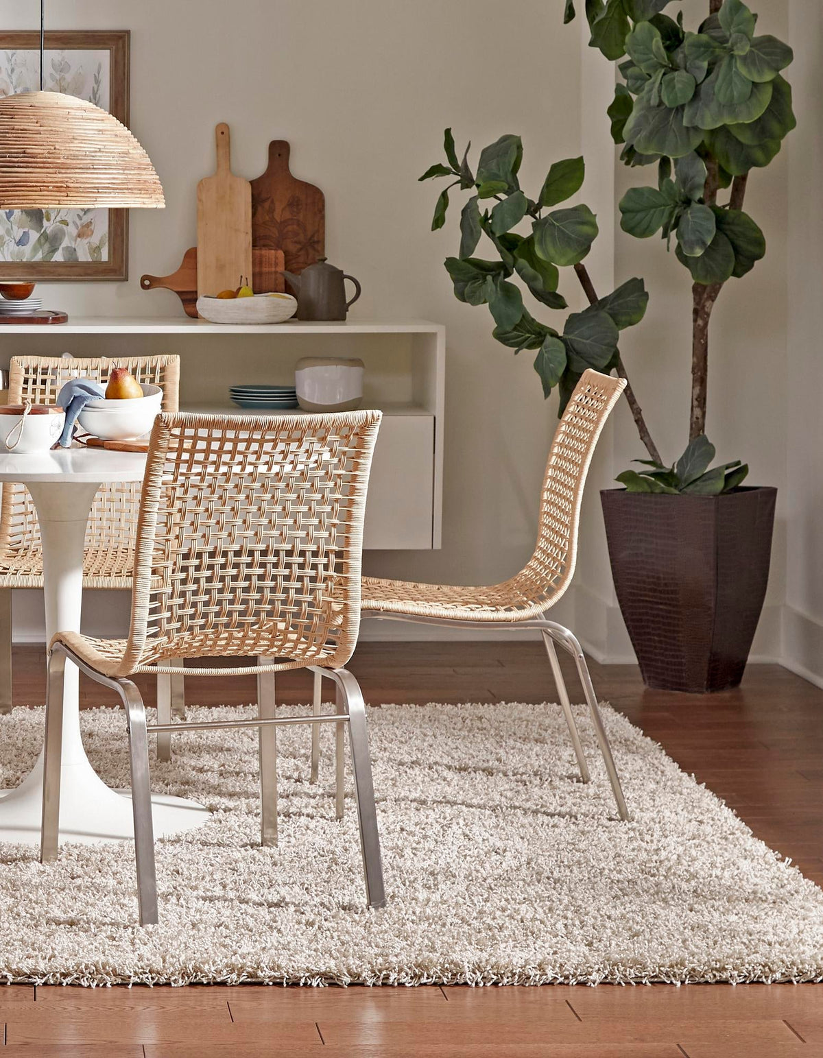 Quadratisch Hochflorteppich Solid Shag in Taupe von Hadorn™ - Lifestyle Image