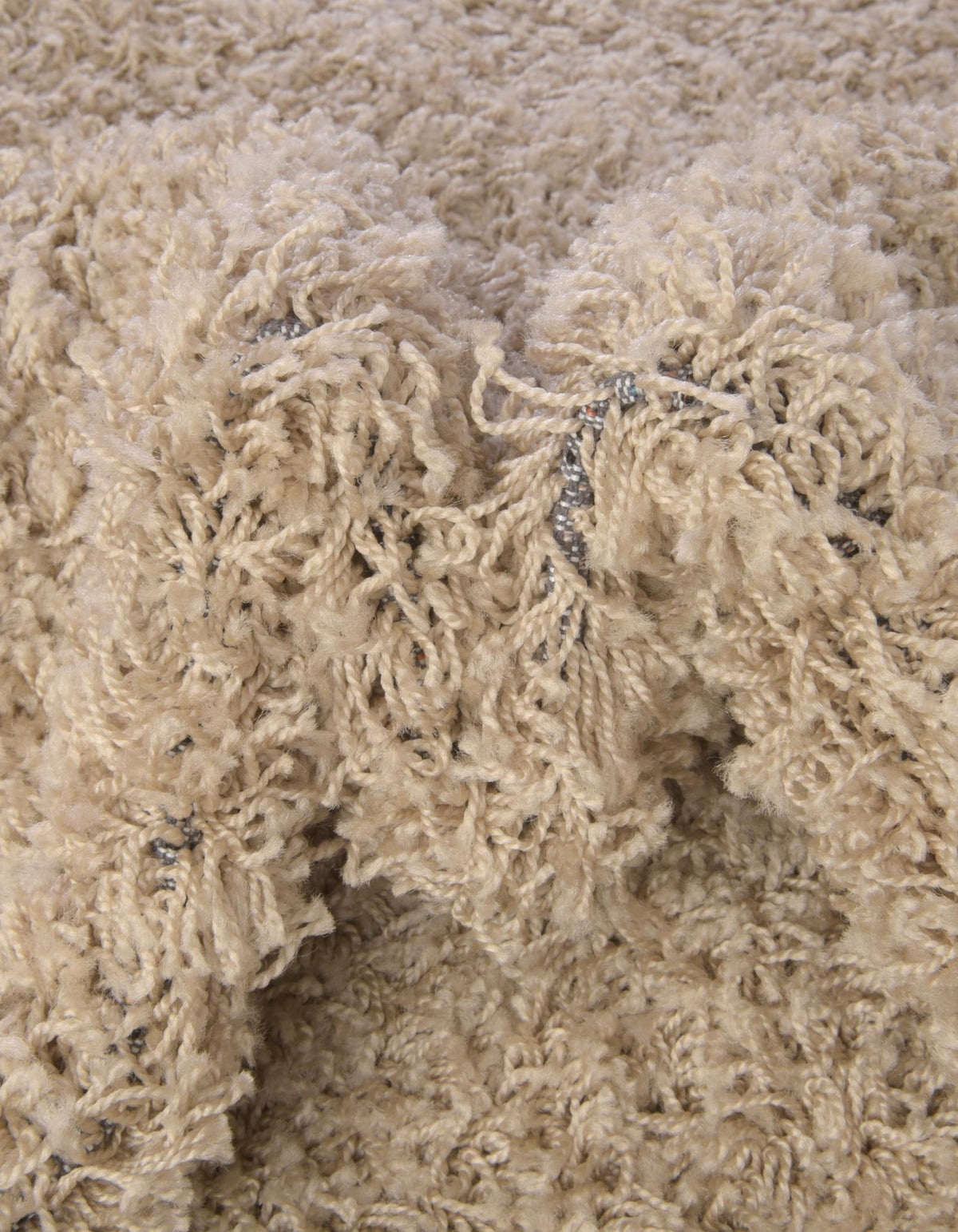 Quadratisch Hochflorteppich Solid Shag in Taupe von Hadorn™ - Lifestyle Image