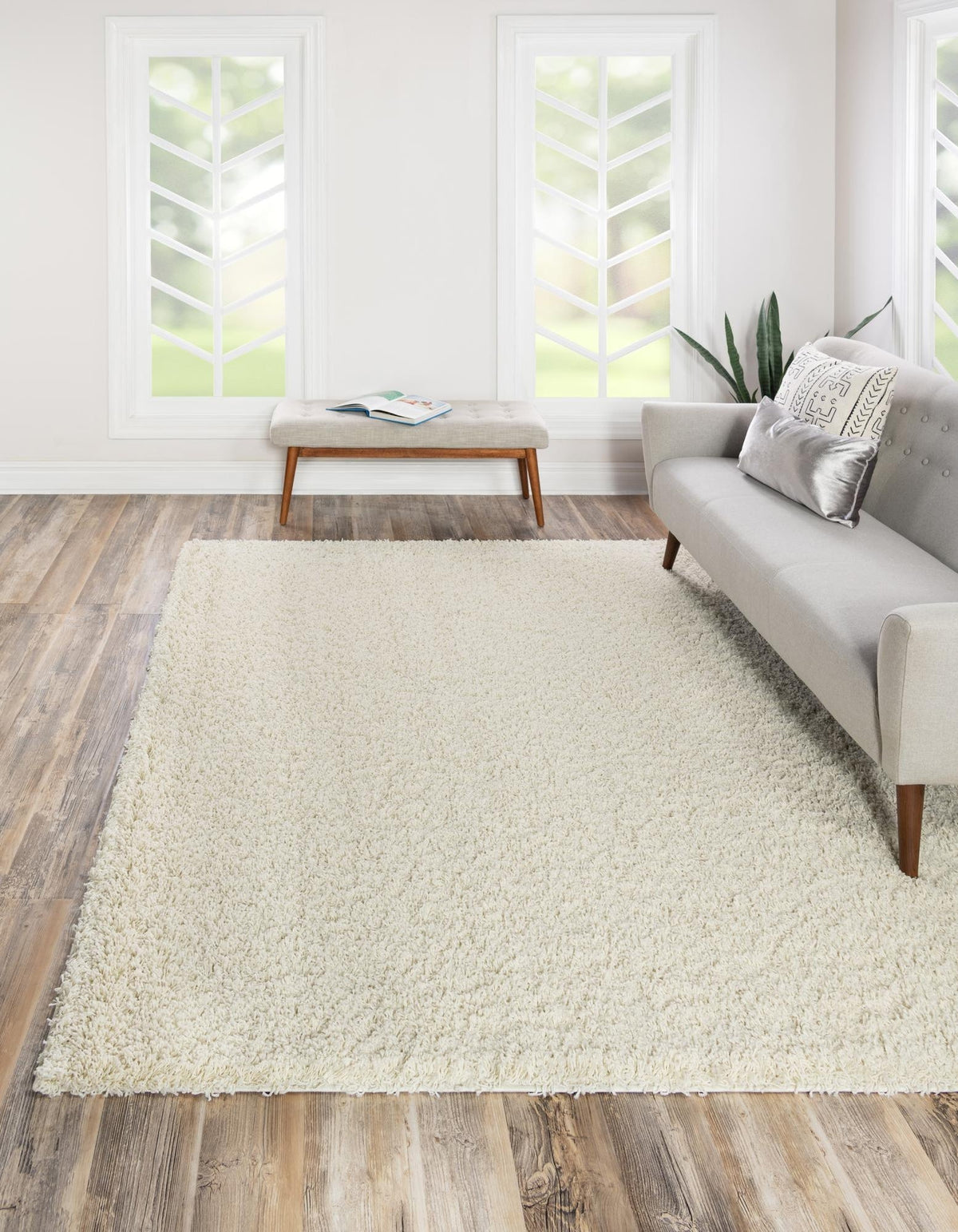 Quadratisch Hochflorteppich Solid Shag in Beige von Hadorn™ - Lifestyle Image