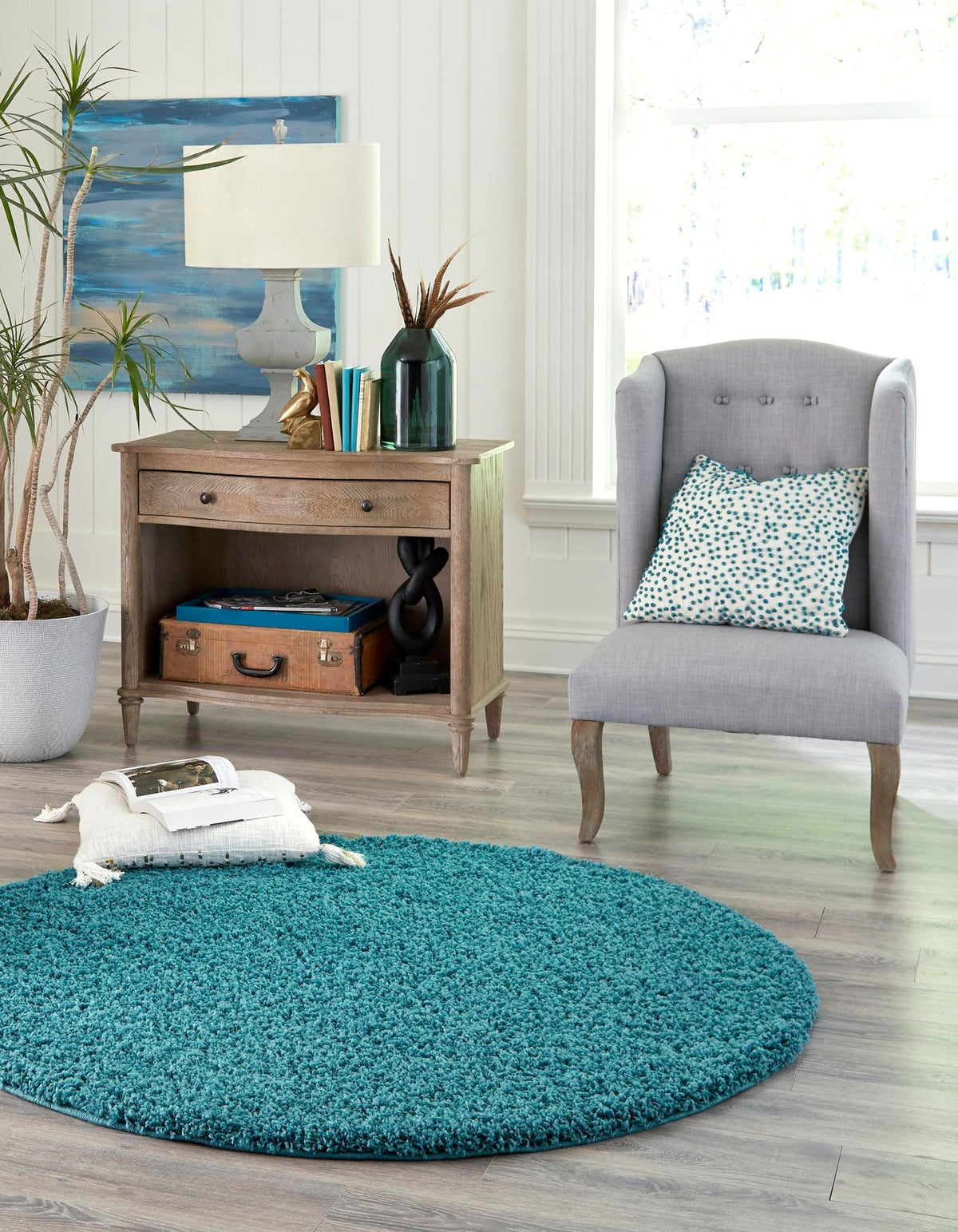Rund Hochflorteppich Solid Shag in Dunkelblau von Hadorn™ - Lifestyle Image