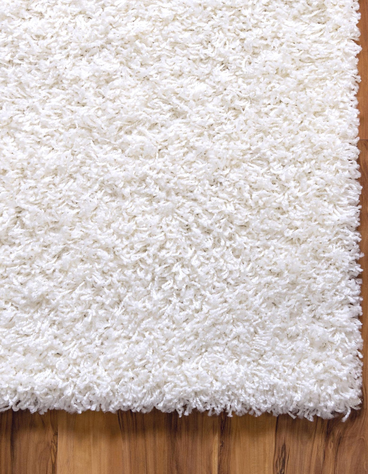 Rechteck Hochflorteppich Solid Shag in Weiss von Hadorn™ - Lifestyle Image