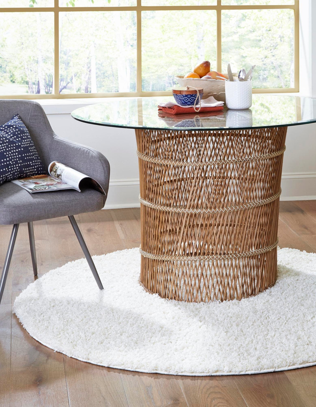 Rund Hochflorteppich Solid Shag in Weiss von Hadorn™ - Lifestyle Image