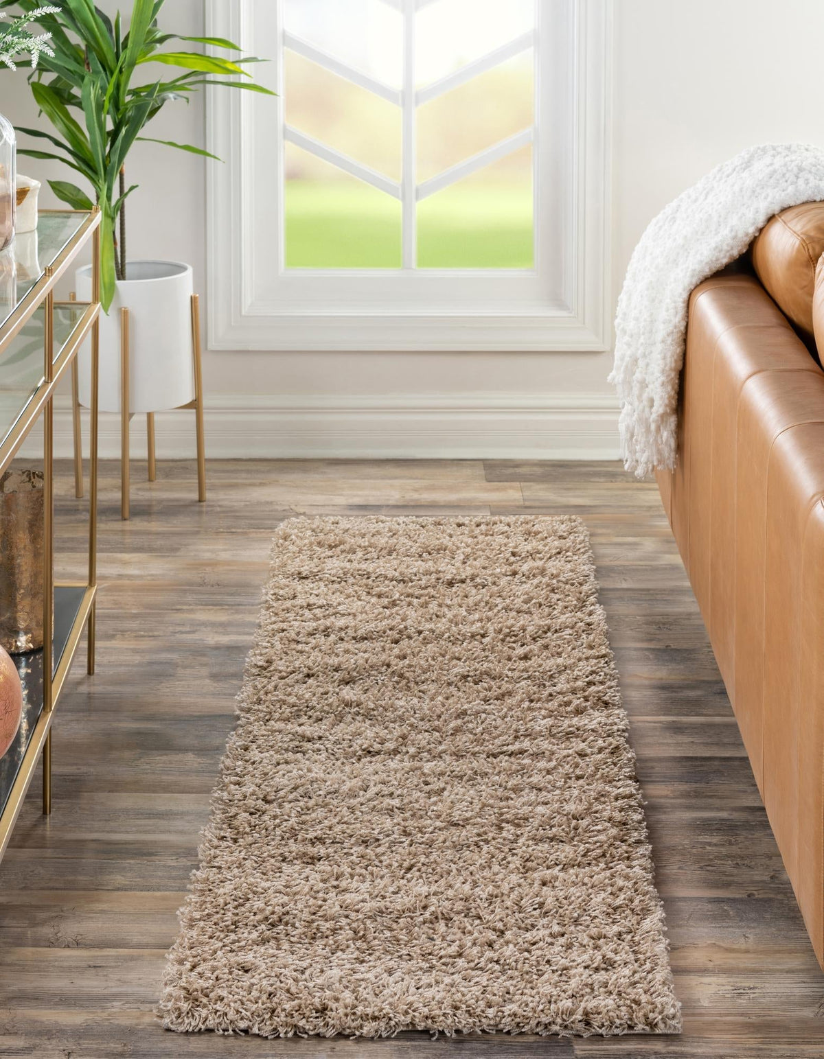 Läufer Hochflorteppich Solid Shag in Dunkelgrau von Hadorn™ - Lifestyle Image