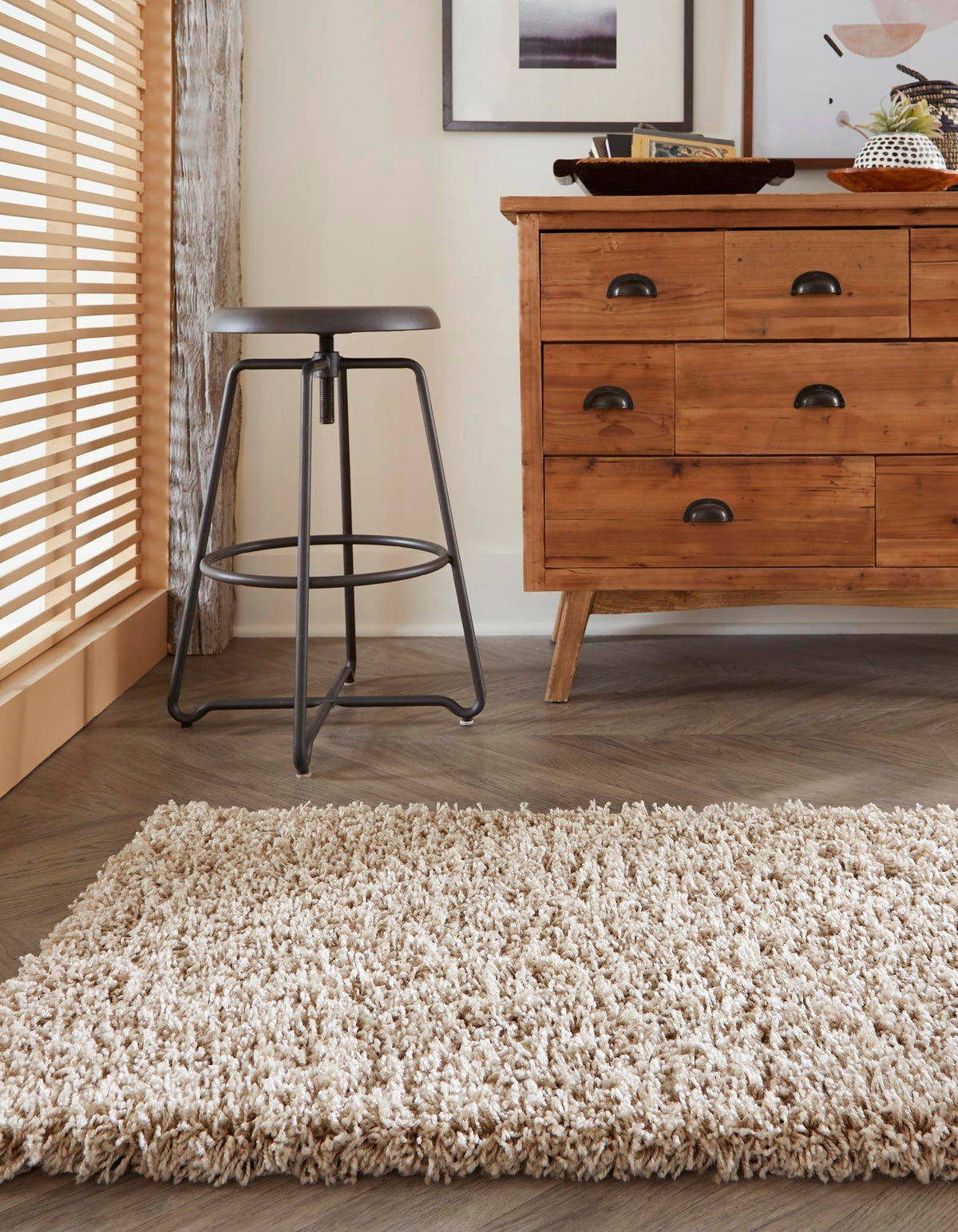 Läufer Hochflorteppich Solid Shag in Dunkelgrau von Hadorn™ - Lifestyle Image
