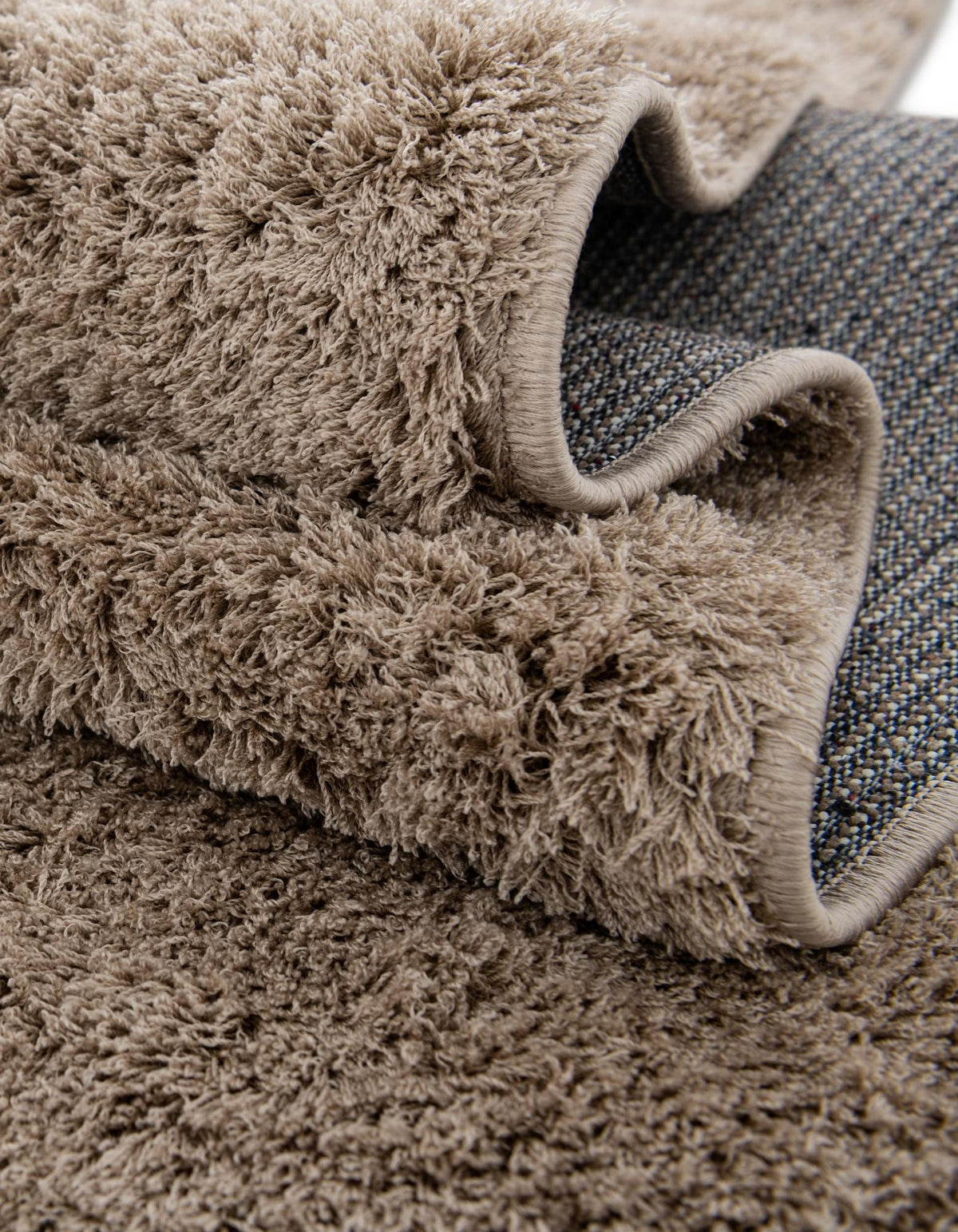 Quadratisch Teppich Luzern in Taupe von Hadorn™ - Lifestyle Image