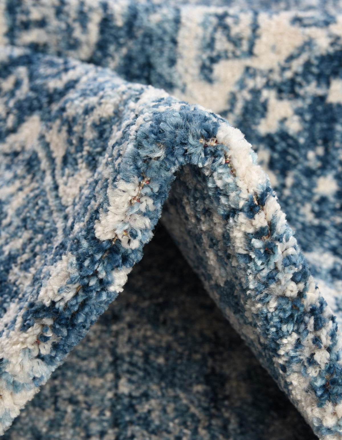 Läufer Teppich Brooklyn in Blau von Hadorn™ - Lifestyle Image
