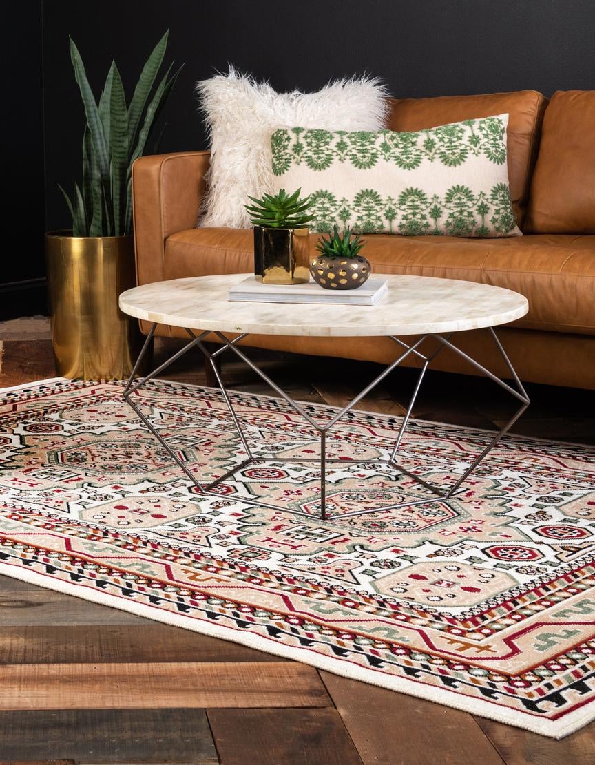 Rechteck Teppich Gharajeh in Beige von Hadorn™ - Lifestyle Image