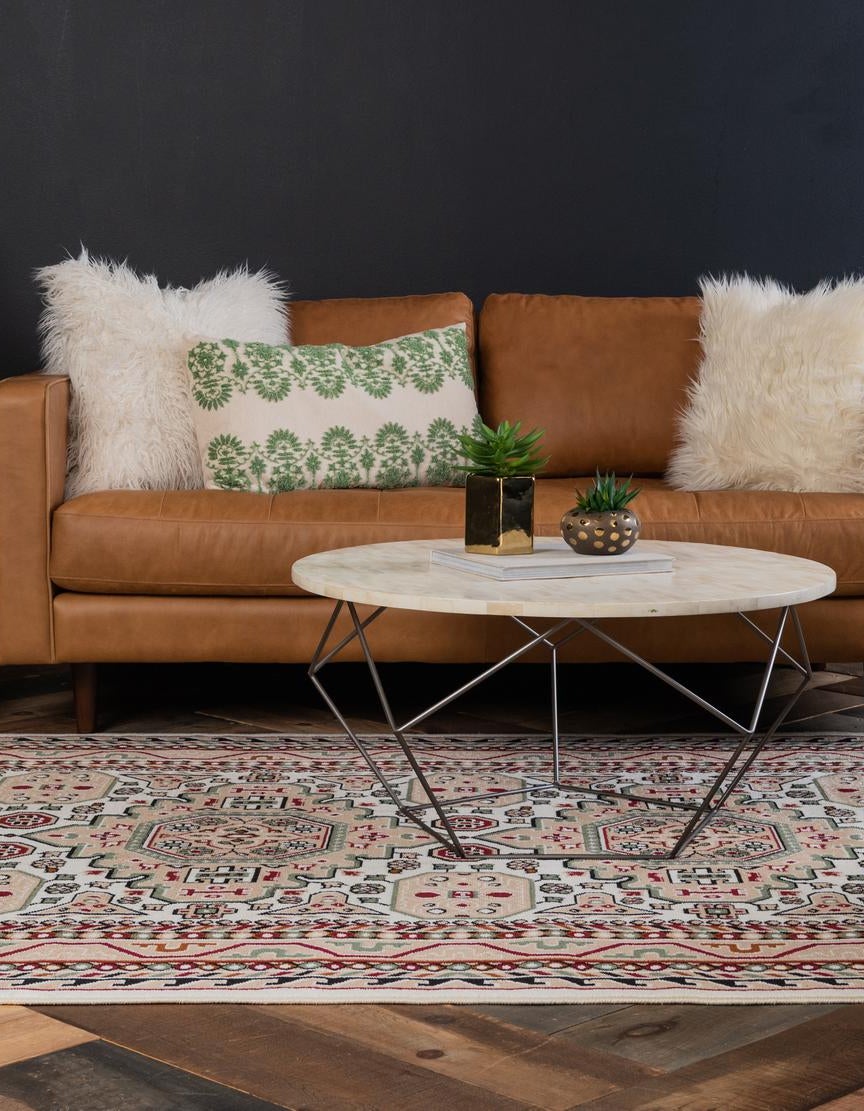 Rechteck Teppich Gharajeh in Beige von Hadorn™ - Lifestyle Image