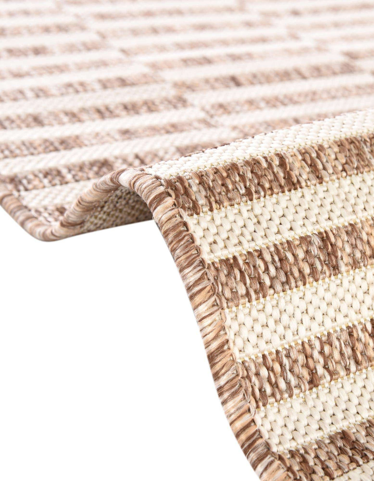 Rechteck Outdoor Teppich Tulum Outdoor Tile in Taupe von Hadorn™ - Lifestyle Image