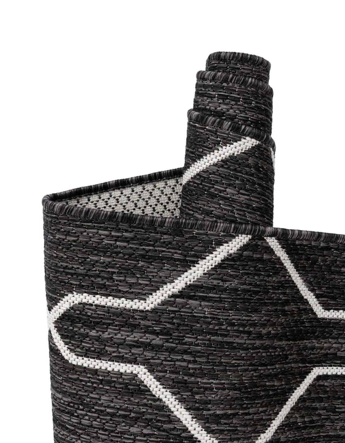 Rechteck Outdoor Teppich Tulum Outdoor Fence in Holzkohle von Hadorn™ - Lifestyle Image