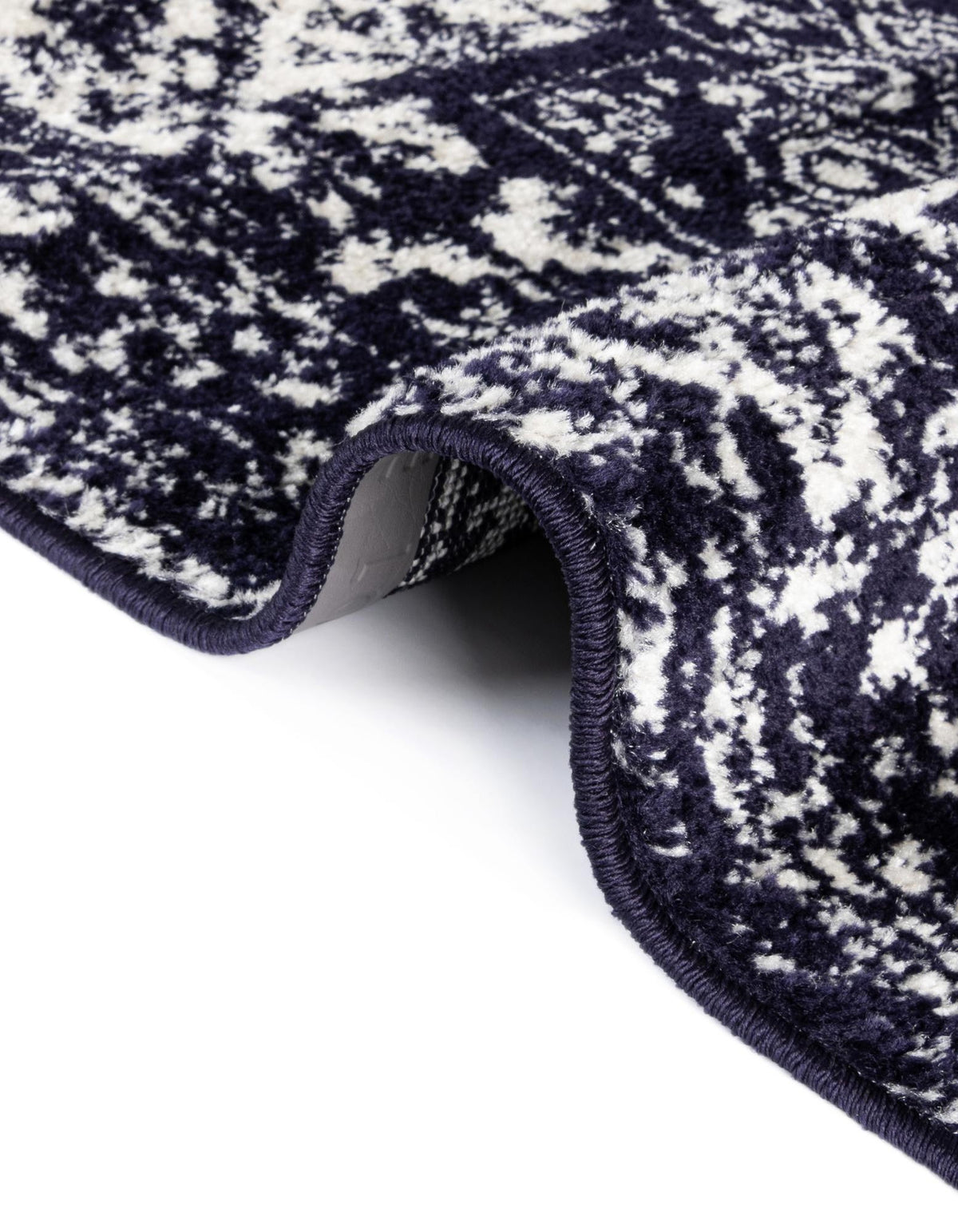 Oval Teppich Arlington in Marineblau von Hadorn™ - Lifestyle Image