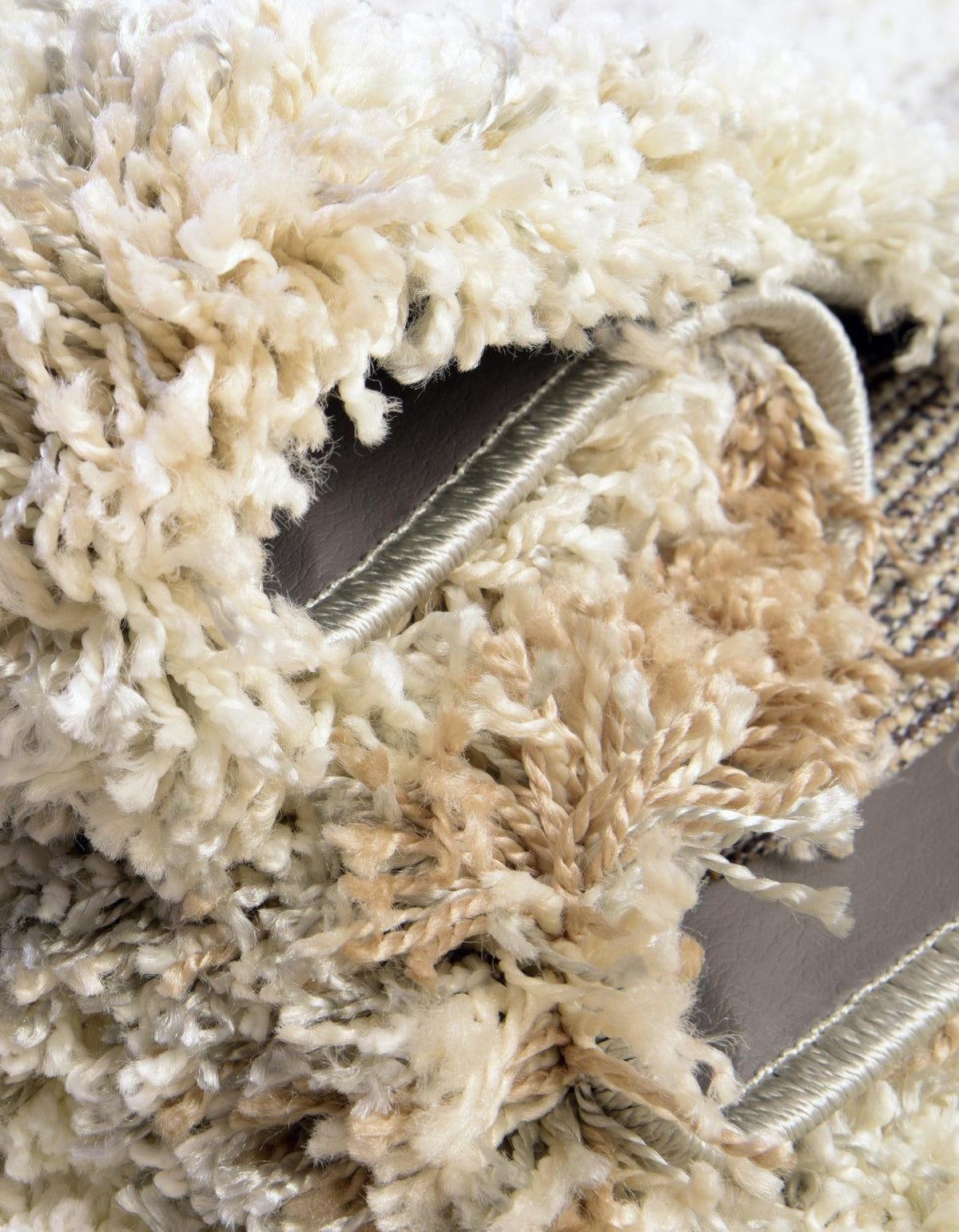 Quadratisch Teppich Lachen Haze in Khaki von Hadorn™ - Lifestyle Image