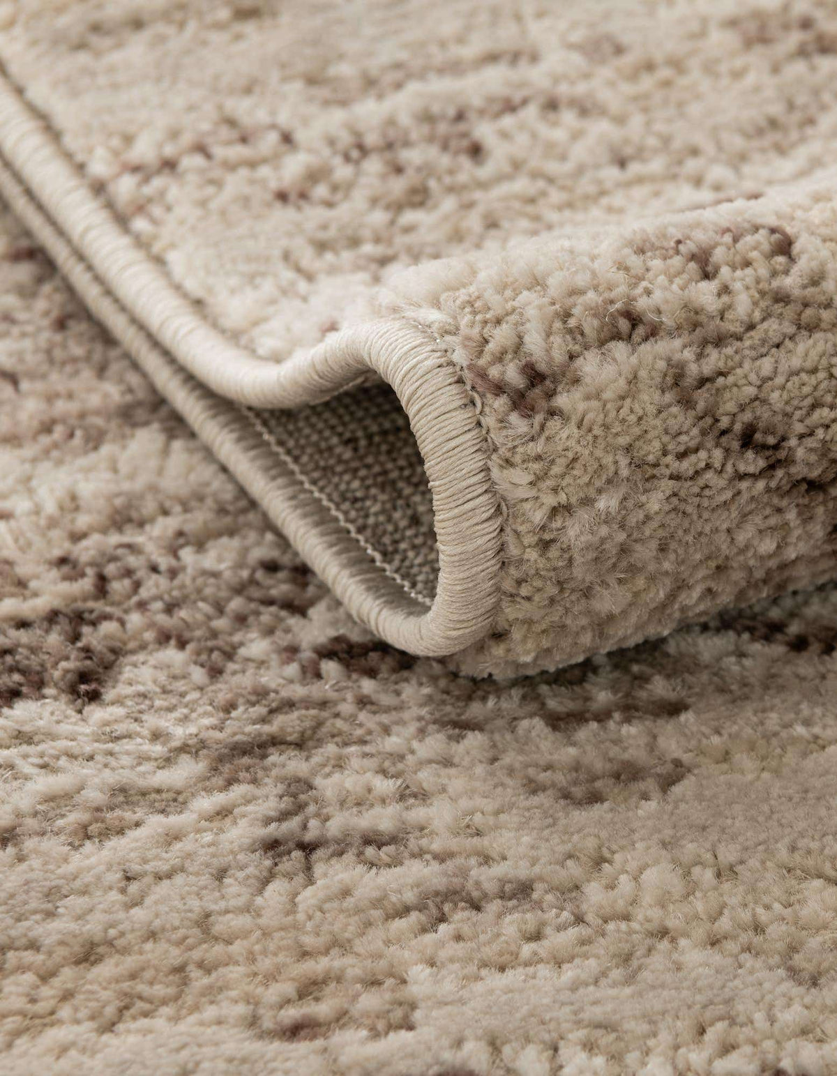 Rechteck Teppich Oasis in Braun von Hadorn™ - Lifestyle Image