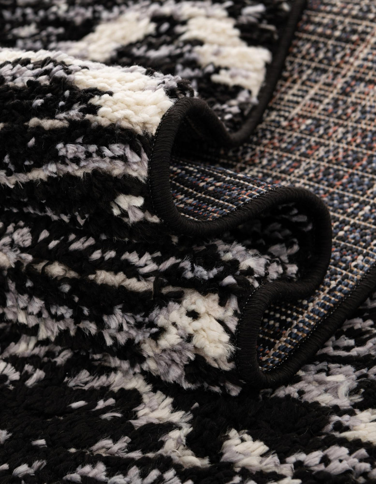 Rechteck Teppich Tucson in Schwarz von Hadorn™ - Lifestyle Image