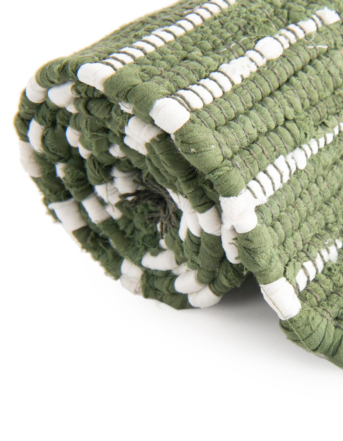 Rechteck Handgeflochten Teppich Chindi Cotton in Grün von Hadorn™ - Lifestyle Image