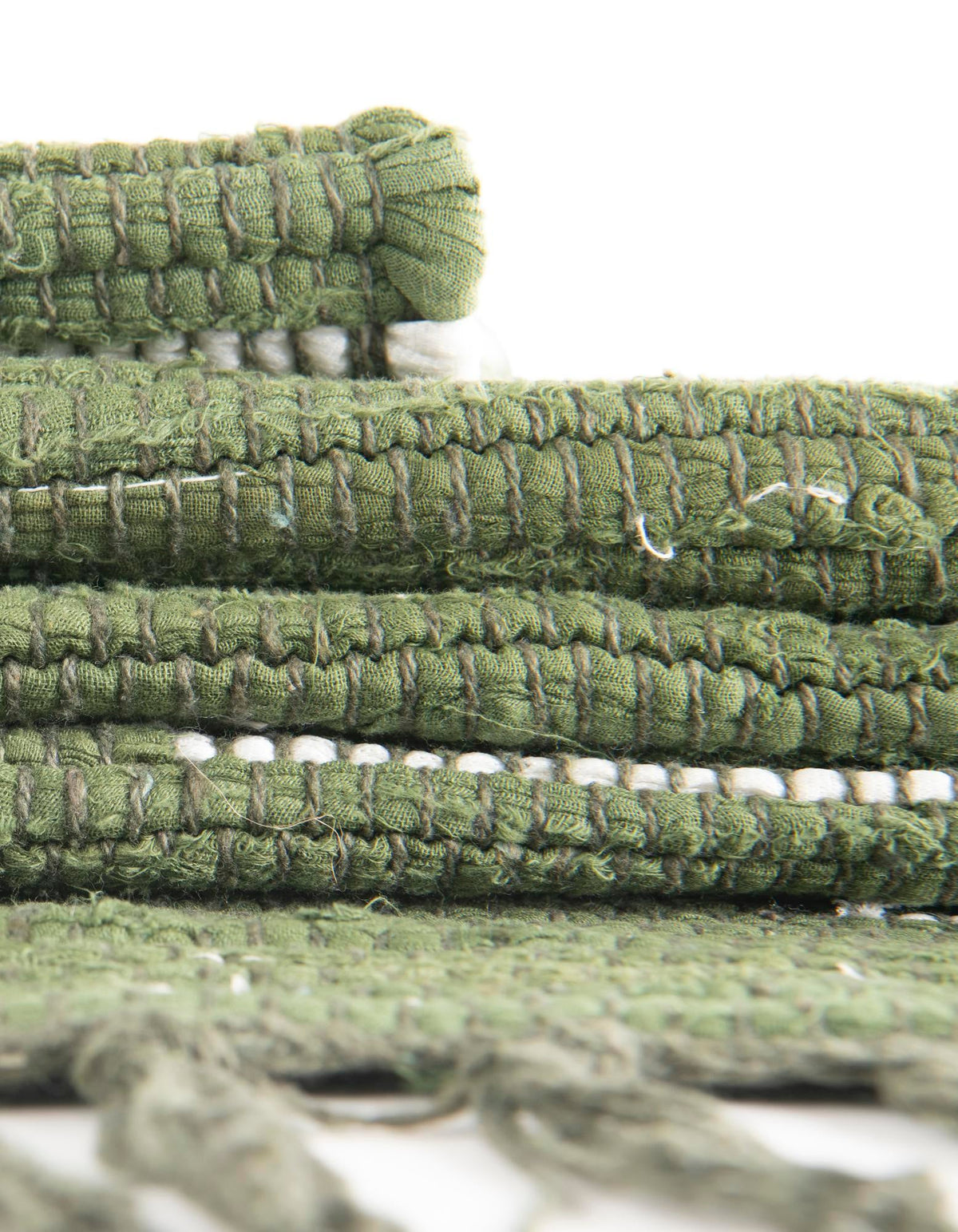 Rechteck Handgeflochten Teppich Chindi Cotton in Grün von Hadorn™ - Lifestyle Image