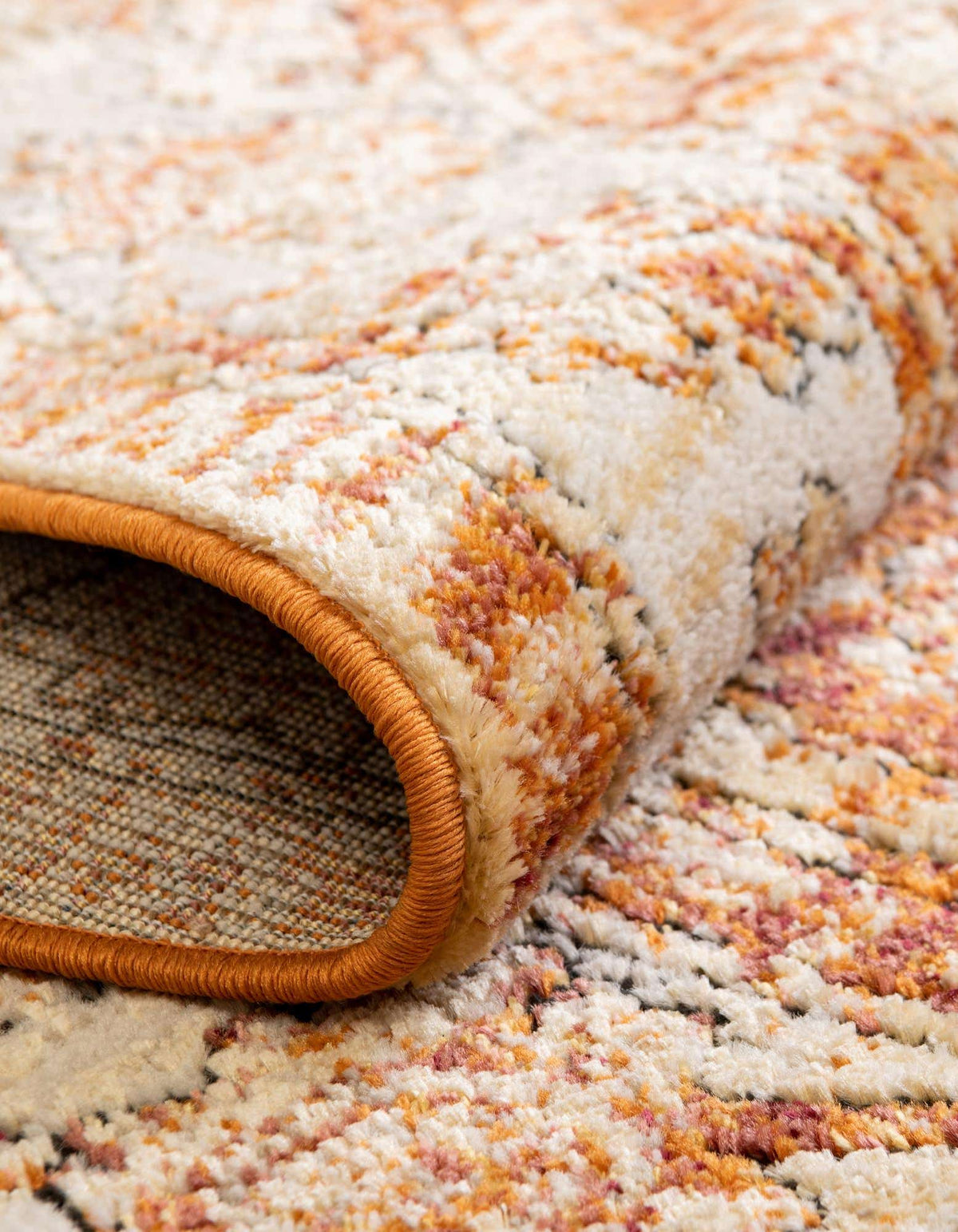 Rund Teppich Isabella in Rostrot von Hadorn™ - Lifestyle Image