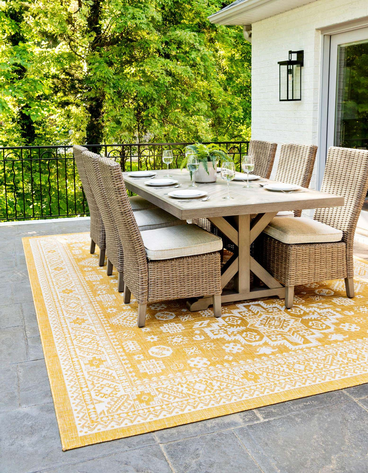 Rechteck Outdoor Teppich Tulum Outdoor in Gelb von Hadorn™ - Lifestyle Image