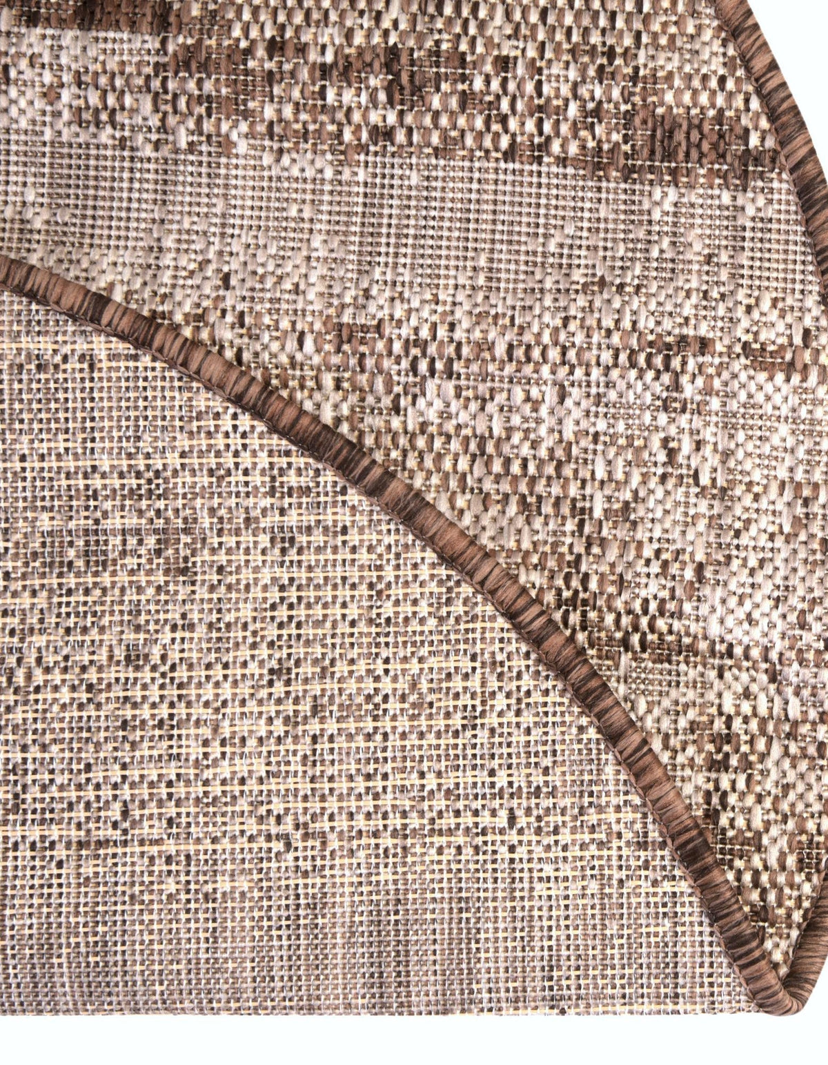 Rund Outdoor Teppich Tulum Outdoor in Braun von Hadorn™ - Lifestyle Image