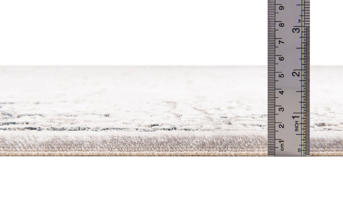 Quadratisch Teppich Davos Elegance in Grau von Hadorn™ - Lifestyle Image