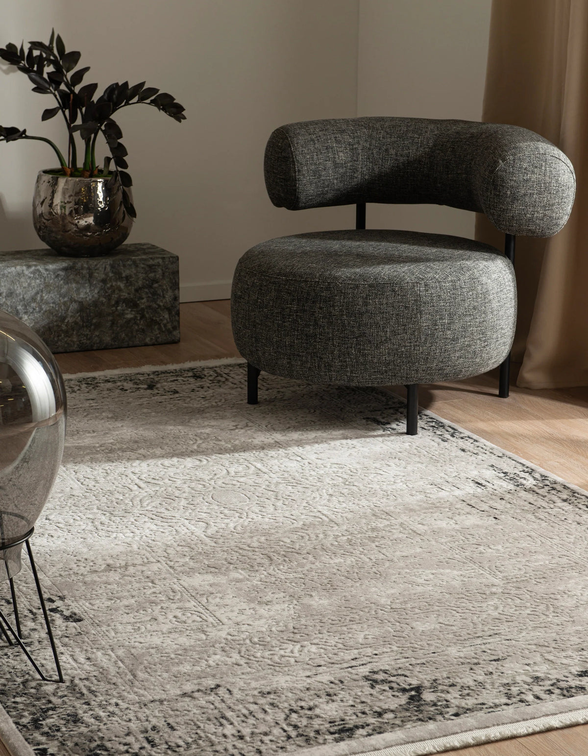 Rechteck Teppich Davos Elegance in Grau von Hadorn™ - Lifestyle Image