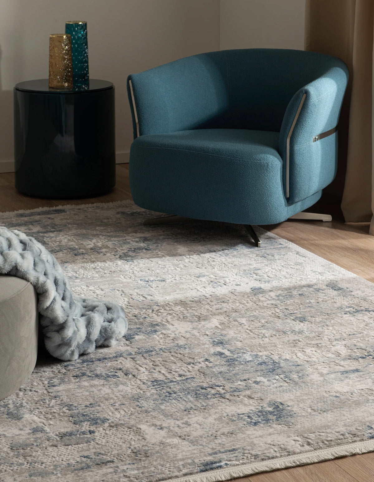 Rechteck Teppich Davos Excellence in Blau von Hadorn™ - Lifestyle Image