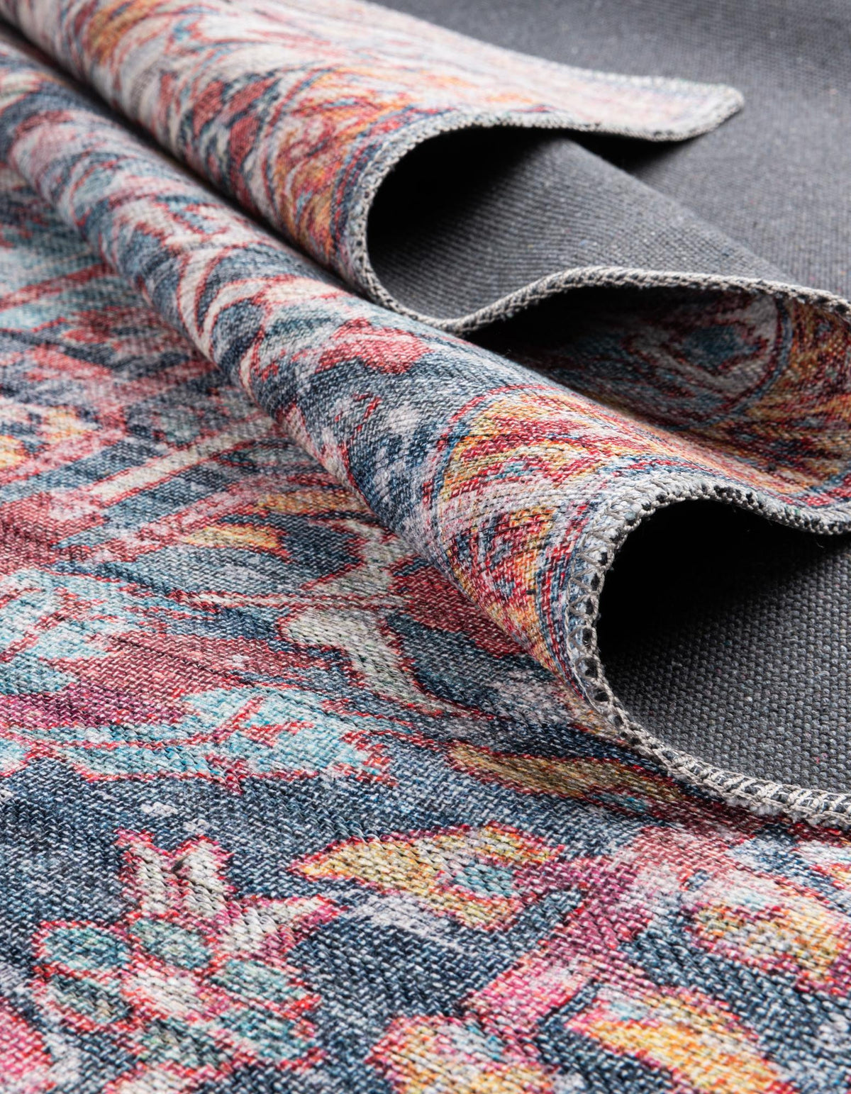 Rechteck Teppich Maahru in Marineblau von Hadorn™ - Lifestyle Image