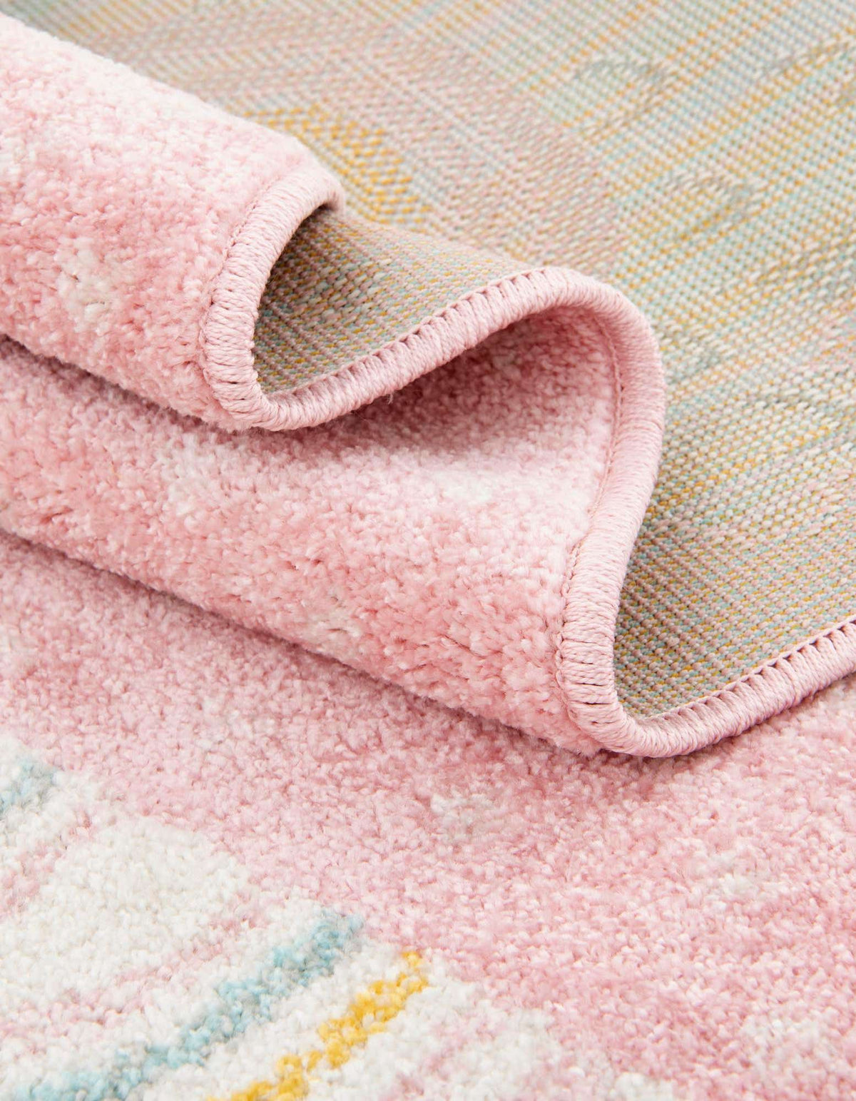 Rund Teppich Whimsy Kids in Rosa von Hadorn™ - Lifestyle Image