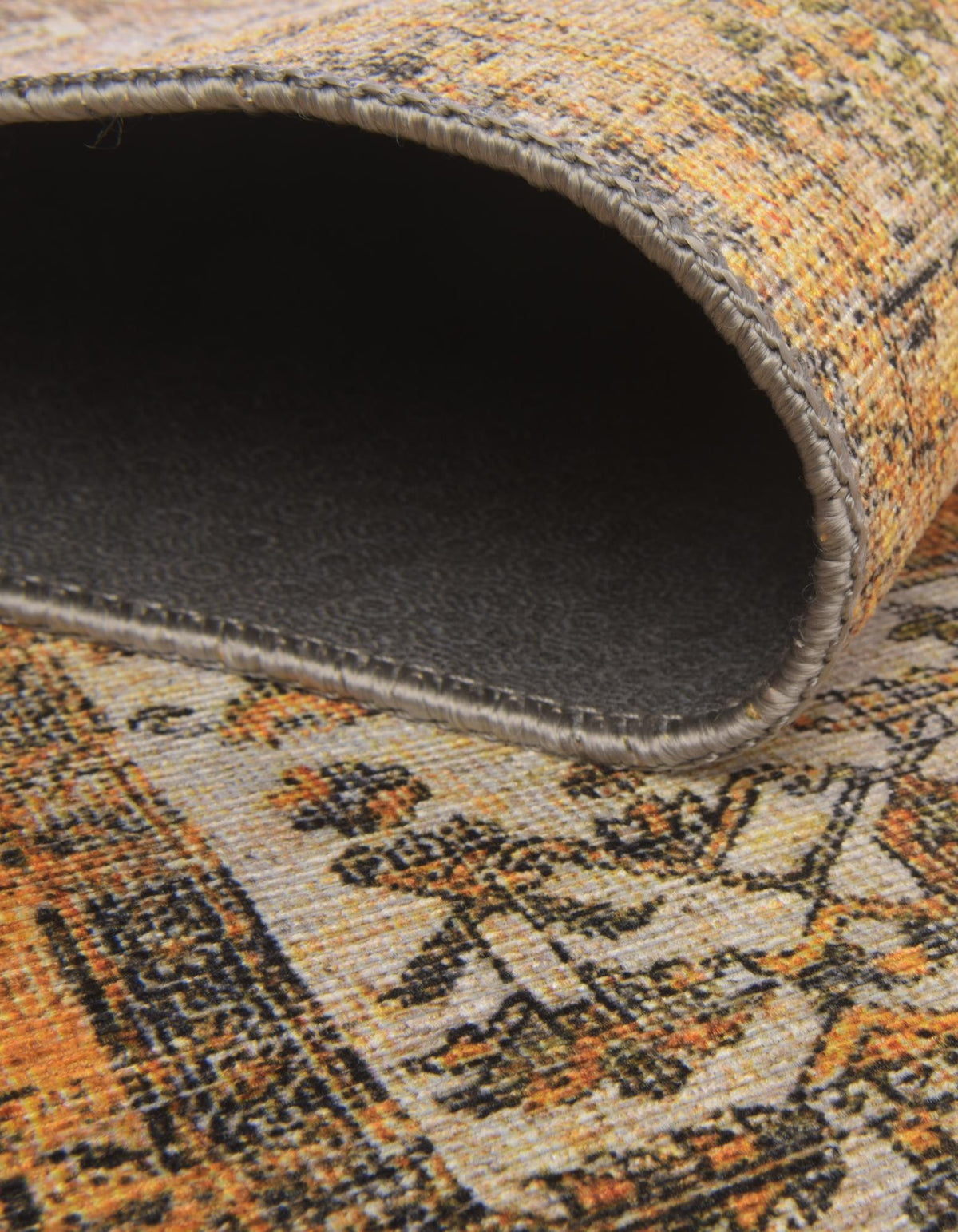 Quadratisch Teppich Timeless in Gelb von Hadorn™ - Lifestyle Image