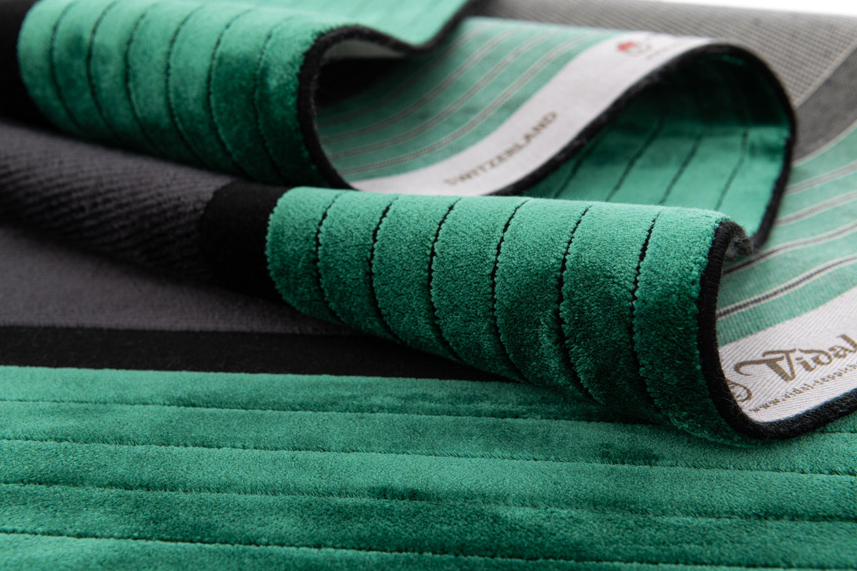 Rechteck Luxus Teppich Laax in Schwarz von Hadorn™ - Lifestyle Image