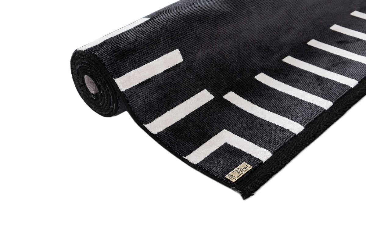 Rechteck Luxus Teppich Laax in Schwarz von Hadorn™ - Lifestyle Image