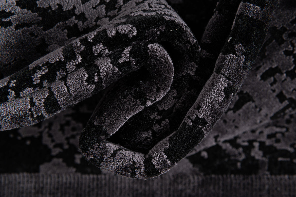 Läufer Luxus Teppich Laax in Schwarz von Hadorn™ - Lifestyle Image