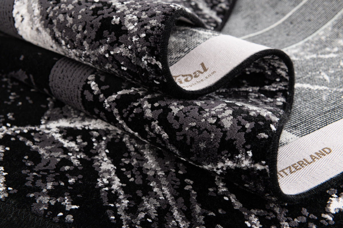 Läufer Luxus Teppich Laax in Schwarz von Hadorn™ - Lifestyle Image