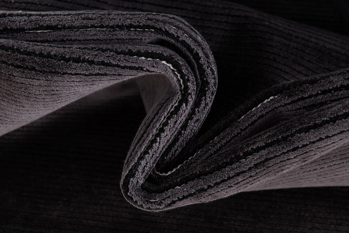 Läufer Luxus Teppich Laax in Schwarz von Hadorn™ - Lifestyle Image