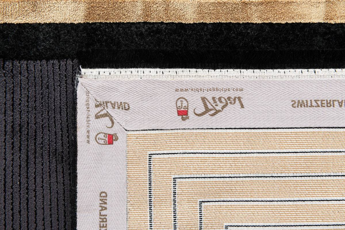 Rechteck Luxus Teppich Laax in Schwarz von Hadorn™ - Lifestyle Image