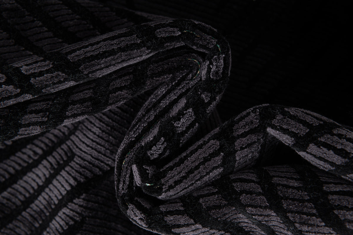 Rechteck Luxus Teppich Laax in Schwarz von Hadorn™ - Lifestyle Image